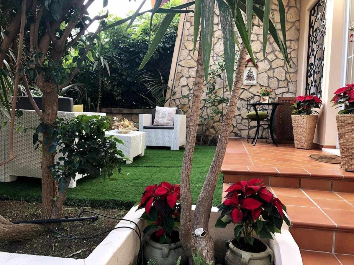 Elegante Villa Lu Centro Citta Con Parcheggio Cagliari Eksteriør billede