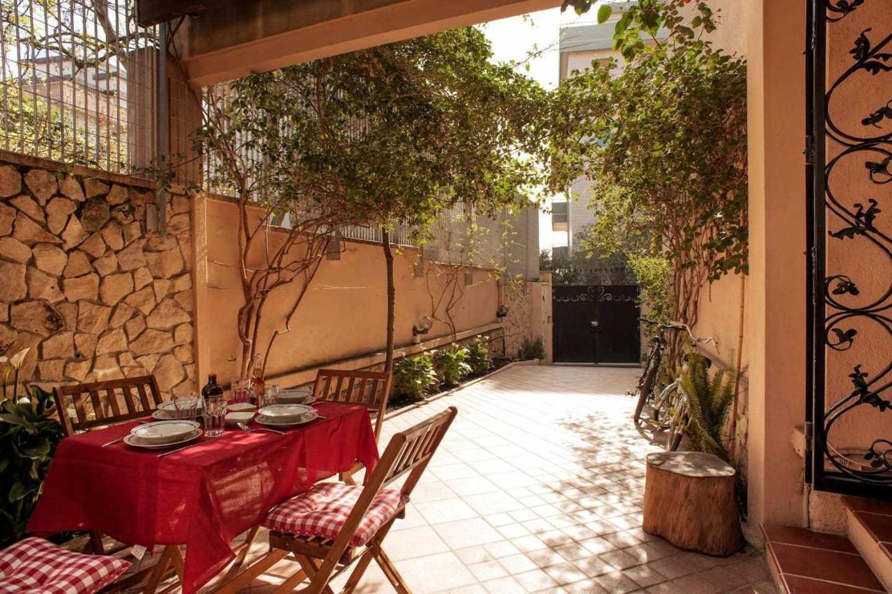 Elegante Villa Lu Centro Citta Con Parcheggio Cagliari Eksteriør billede